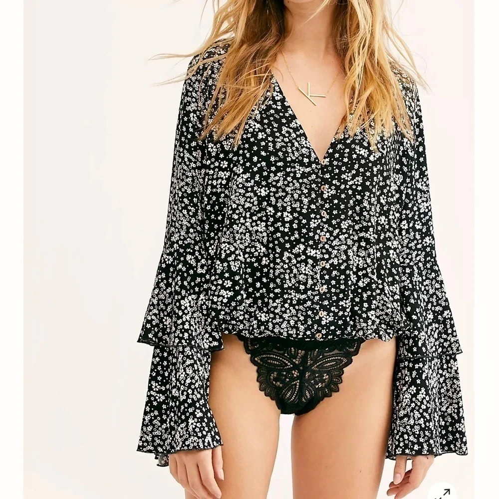 FREE PEOPLE Ditsy Floral Bodysuit dramatical ruffle long sleeves womens XS boho